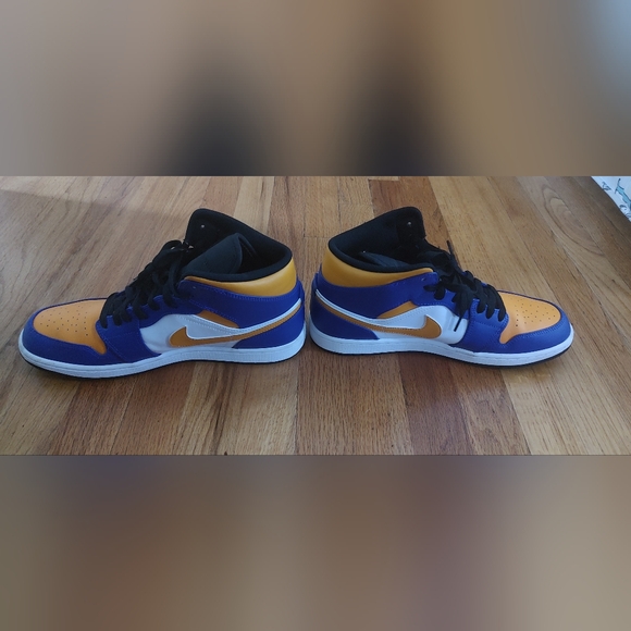 Lakers edition Jordans - Picture 4 of 4